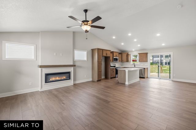 1003 Shady Lane Drive, Norwalk, IA 50211
