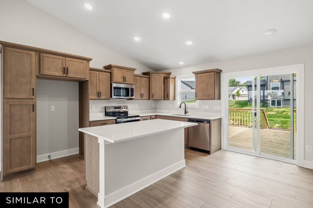 1003 Shady Lane Drive, Norwalk, IA 50211