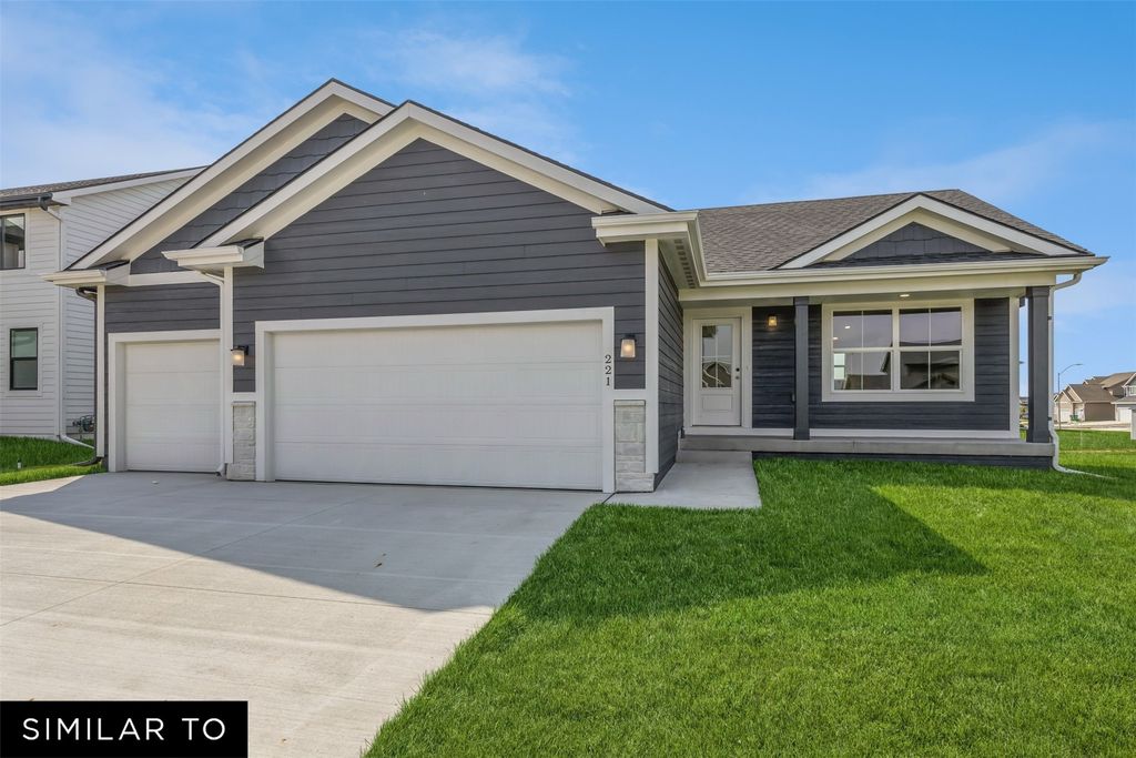 1003 Shady Lane Drive, Norwalk, IA 50211