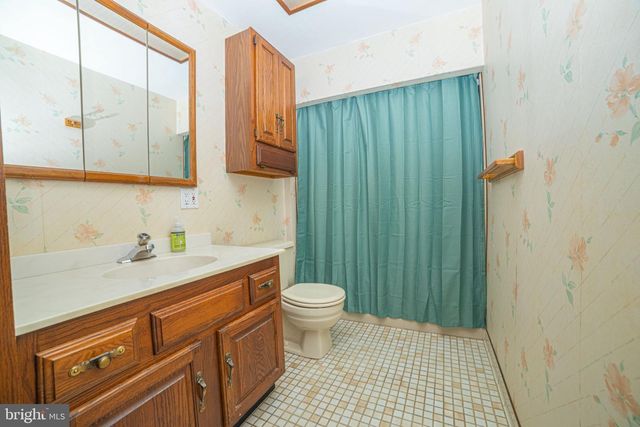 2213 PERSHING AVE, Morton, PA 19070