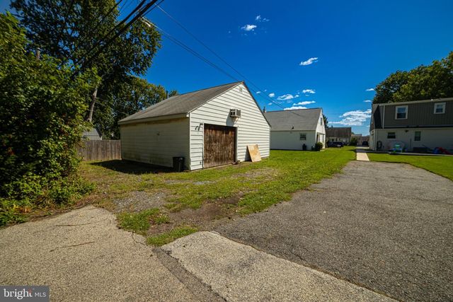 2213 PERSHING AVE, Morton, PA 19070