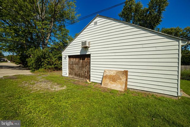 2213 PERSHING AVE, Morton, PA 19070