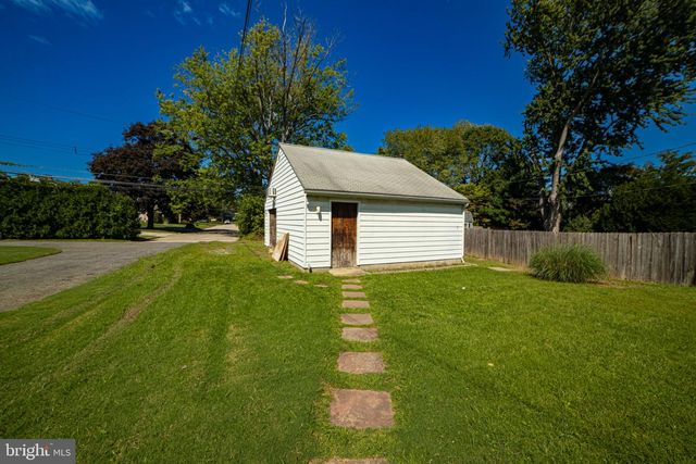 2213 PERSHING AVE, Morton, PA 19070