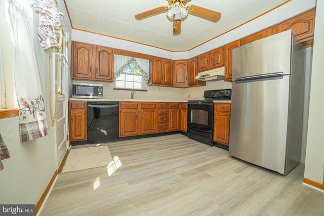 2213 PERSHING AVE, Morton, PA 19070