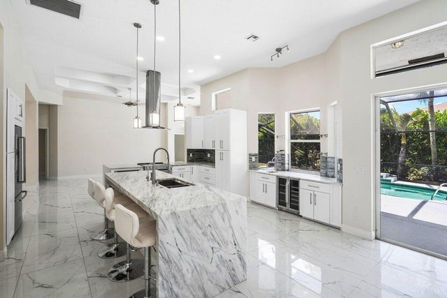 50 Lake Eden Drive, Boynton Beach, FL 33435