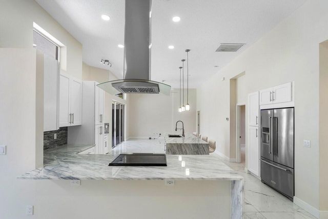 50 Lake Eden Drive, Boynton Beach, FL 33435