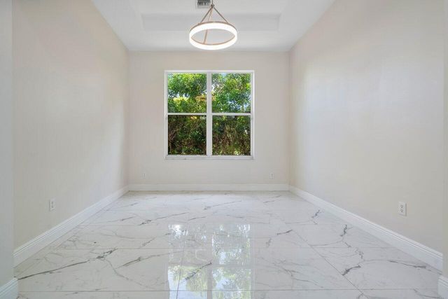 50 Lake Eden Drive, Boynton Beach, FL 33435