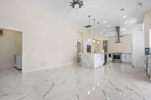 50 Lake Eden Drive, Boynton Beach, FL 33435