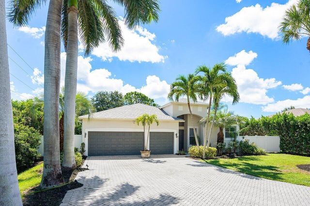 50 Lake Eden Drive, Boynton Beach, FL 33435