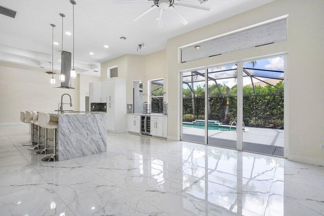 50 Lake Eden Drive, Boynton Beach, FL 33435