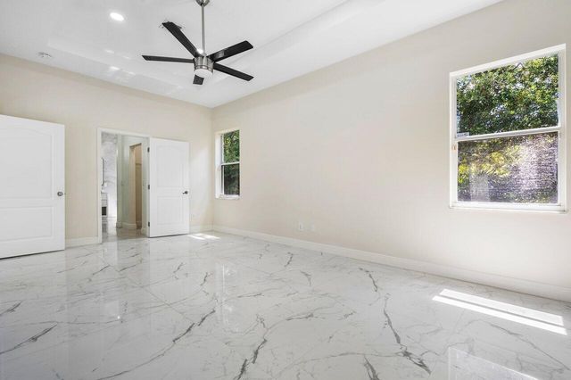 50 Lake Eden Drive, Boynton Beach, FL 33435