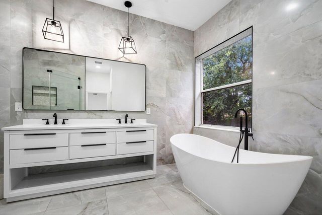50 Lake Eden Drive, Boynton Beach, FL 33435