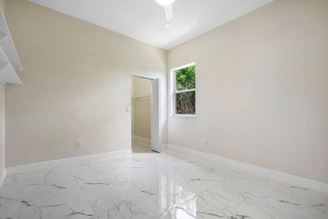 50 Lake Eden Drive, Boynton Beach, FL 33435