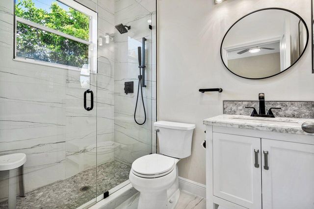 50 Lake Eden Drive, Boynton Beach, FL 33435