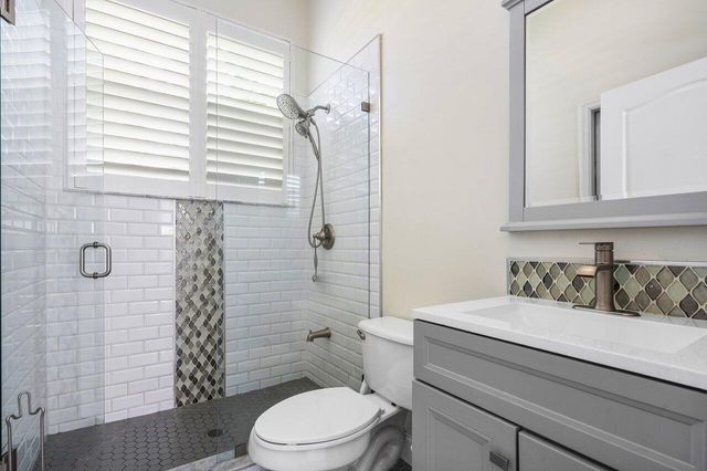 50 Lake Eden Drive, Boynton Beach, FL 33435