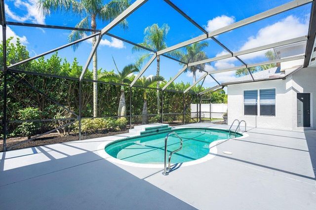 50 Lake Eden Drive, Boynton Beach, FL 33435