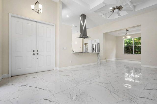 50 Lake Eden Drive, Boynton Beach, FL 33435
