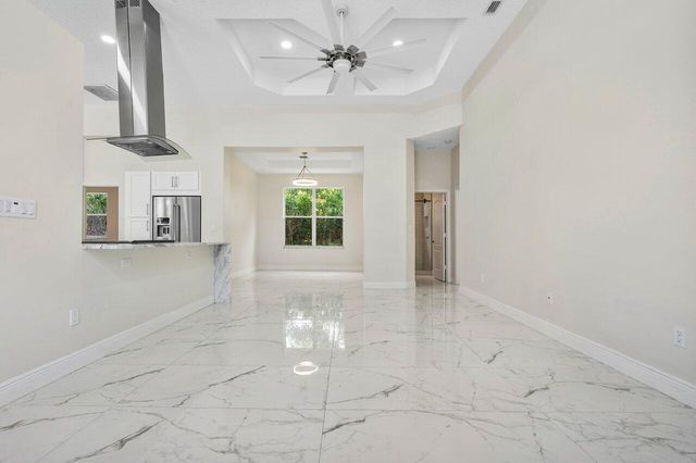 50 Lake Eden Drive, Boynton Beach, FL 33435