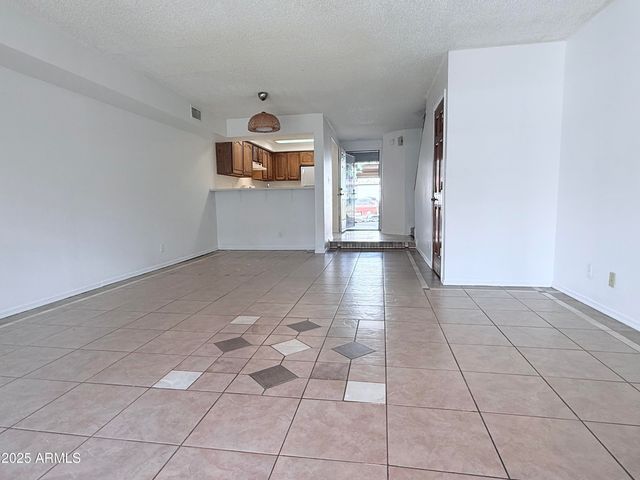 2201 W Union Hills Drive 118, Phoenix, AZ 85027