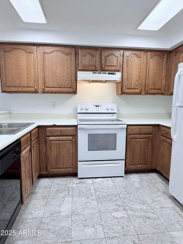 2201 W Union Hills Drive 118, Phoenix, AZ 85027