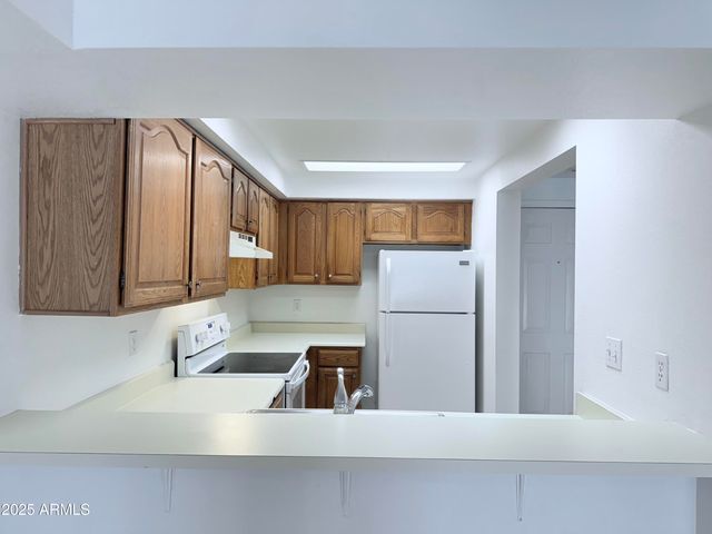 2201 W Union Hills Drive 118, Phoenix, AZ 85027