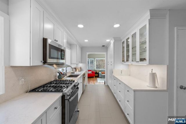 53 Downey Drive, Tenafly, NJ 07670