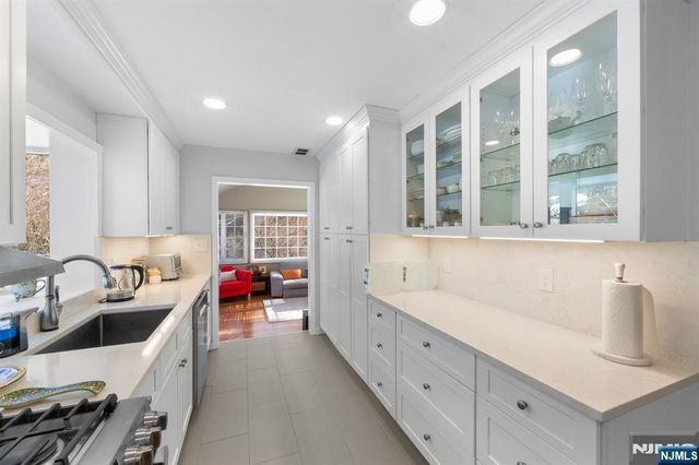 53 Downey Drive, Tenafly, NJ 07670