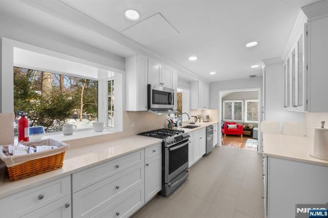 53 Downey Drive, Tenafly, NJ 07670