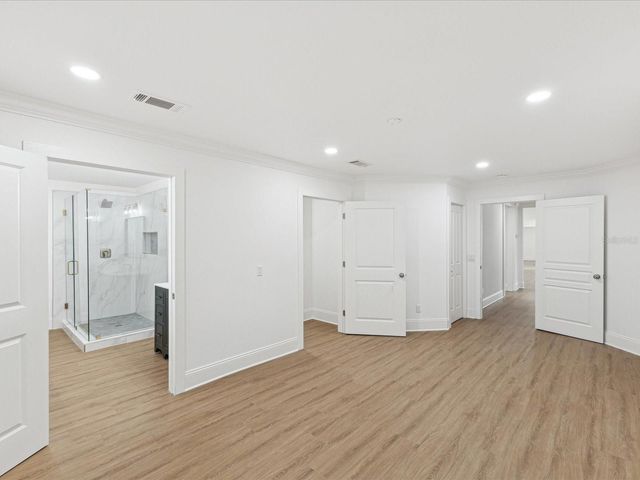 445 33RD AVENUE N, St Petersburg, FL 33704