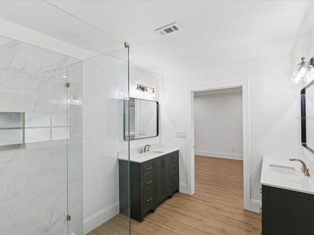 445 33RD AVENUE N, St Petersburg, FL 33704