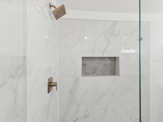 445 33RD AVENUE N, St Petersburg, FL 33704