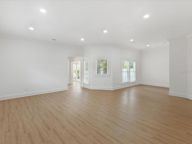 445 33RD AVENUE N, St Petersburg, FL 33704