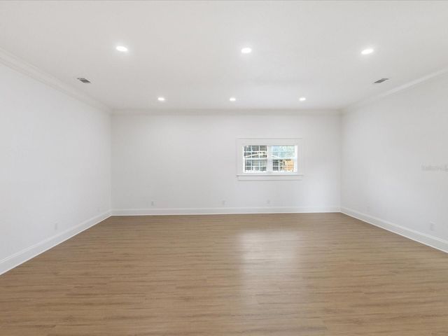 445 33RD AVENUE N, St Petersburg, FL 33704