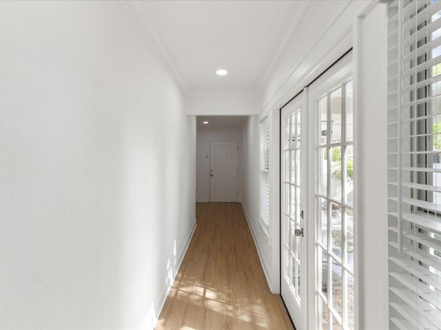 445 33RD AVENUE N, St Petersburg, FL 33704