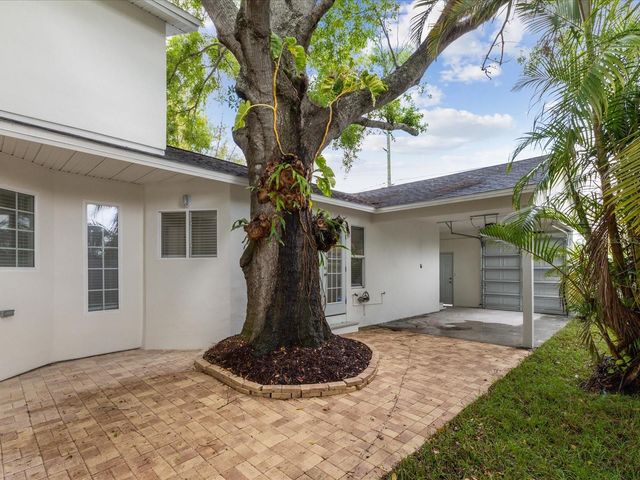 445 33RD AVENUE N, St Petersburg, FL 33704