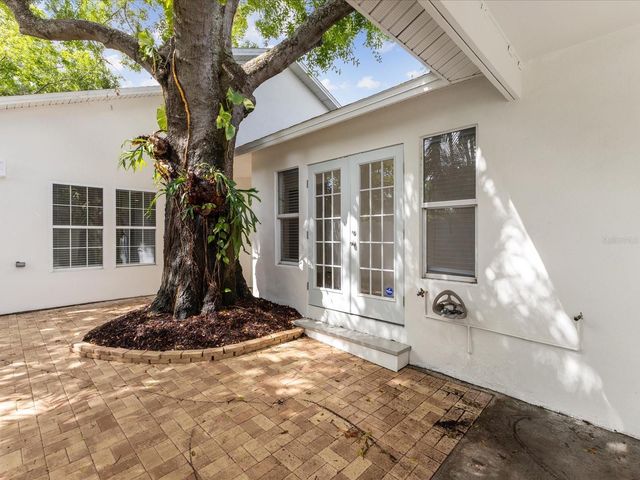 445 33RD AVENUE N, St Petersburg, FL 33704