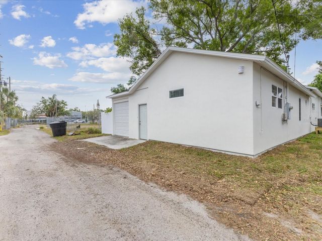 445 33RD AVENUE N, St Petersburg, FL 33704