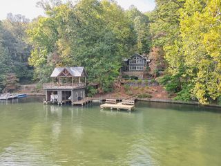 728 Oscar Rock Road, Clayton, GA 30525