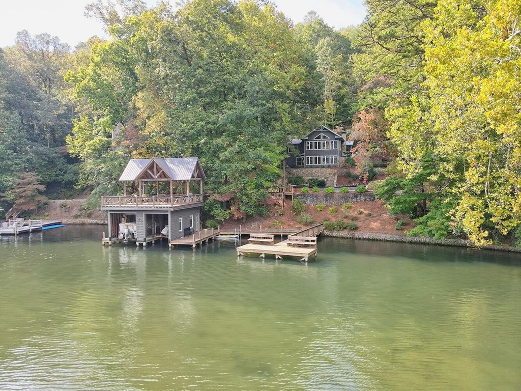 728 Oscar Rock Road, Clayton, GA 30525