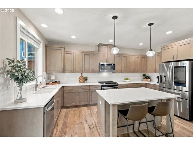 1736 N SWEETGUM St, Canby, OR 97013