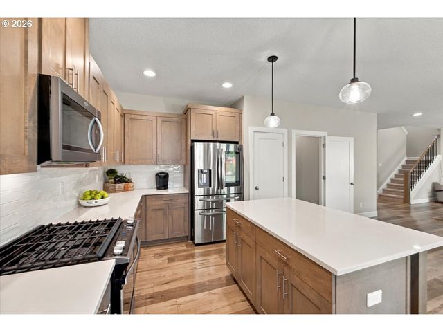 1736 N SWEETGUM St, Canby, OR 97013