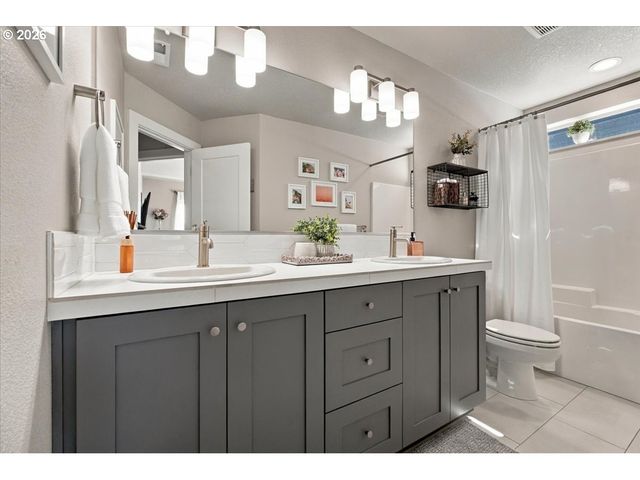 1736 N SWEETGUM St, Canby, OR 97013