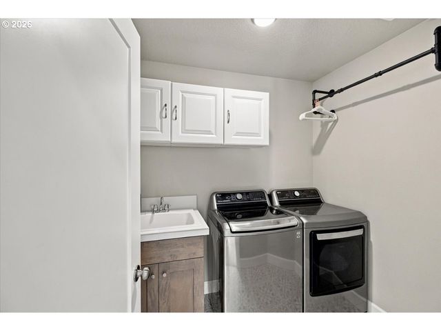 1736 N SWEETGUM St, Canby, OR 97013