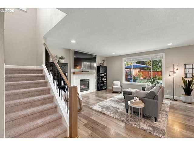 1736 N SWEETGUM St, Canby, OR 97013