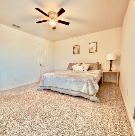 196 Cattlemans Creek Road W, Newark, TX 76071