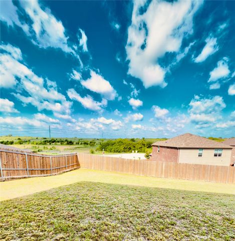 196 Cattlemans Creek Road W, Newark, TX 76071