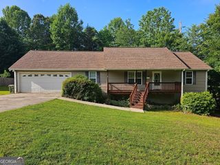50 Kensington Drive, Cleveland, GA 30528