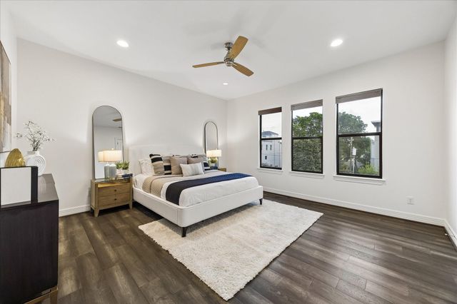 1012 Robin Street, Houston, TX 77019