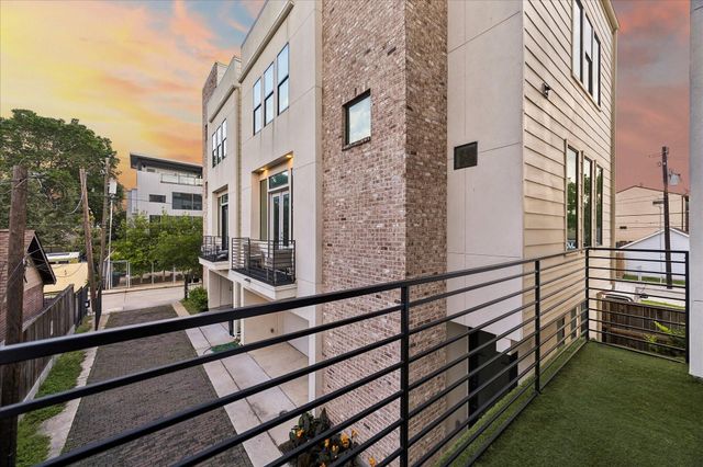 1012 Robin Street, Houston, TX 77019