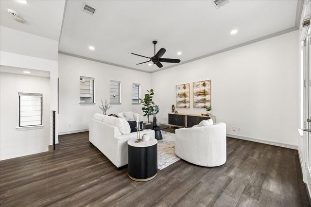 1012 Robin Street, Houston, TX 77019